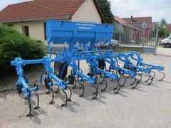 Omikron sorközművelő kultivátorok 700kg-os műtrágyaszóró adapterrel